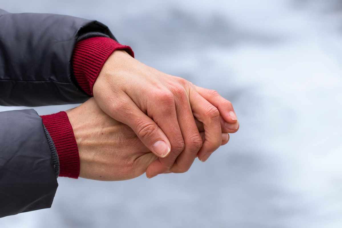 Can Vitamin B12 Deficiency Cause Cold Hands and Feet_